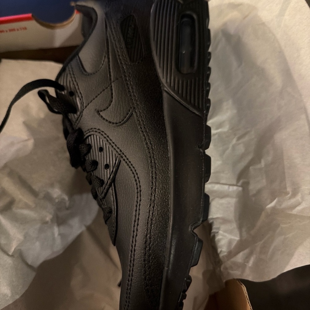 Nike AIR MAX 90 (GS) youth shoes NEW IN BOX SIZE 6Y
